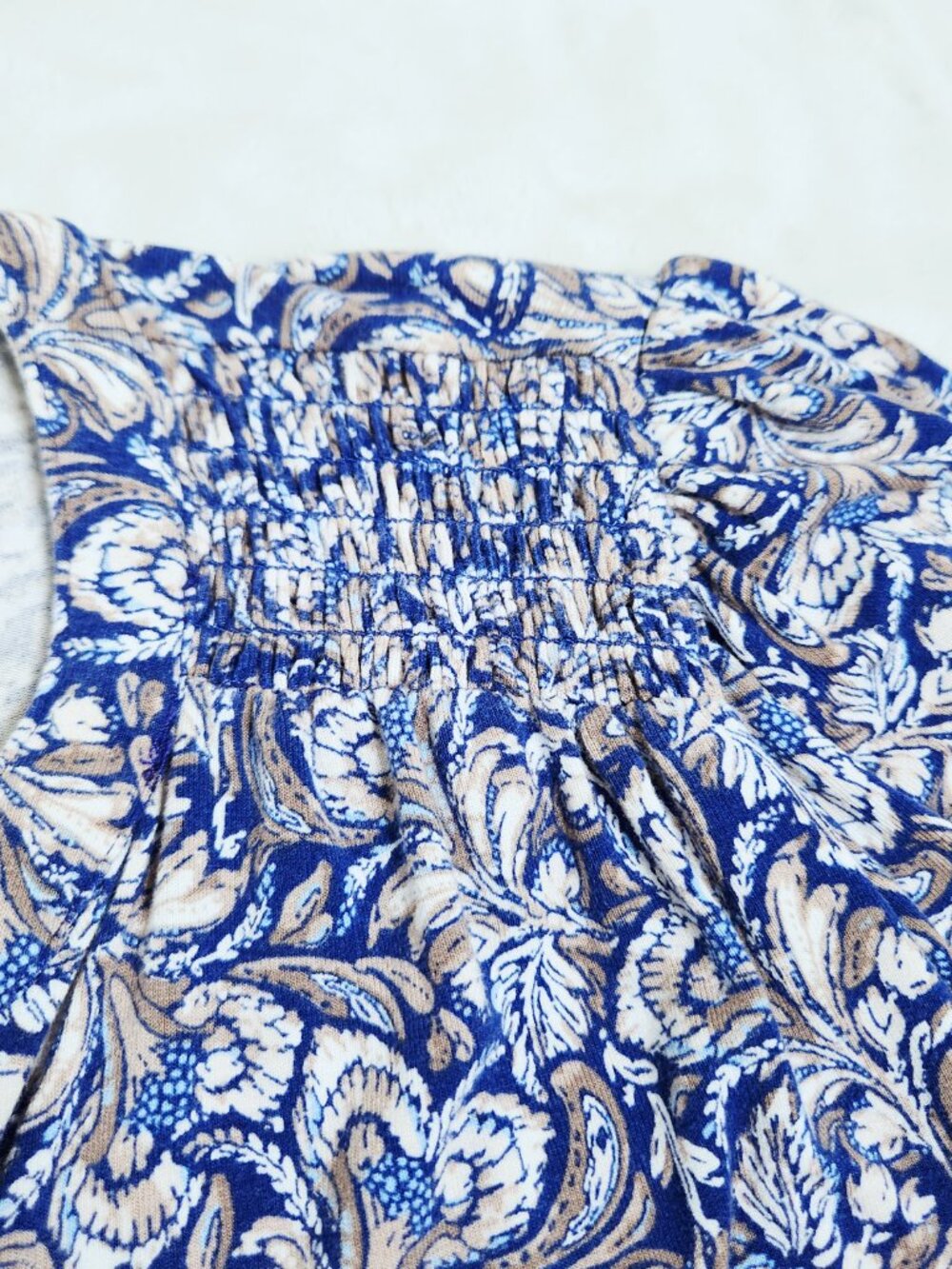 Croft Barrow Womens Top Size XL Blue Henley Long Sleeve Blue Smocked Shoulders - Picture 7 of 11